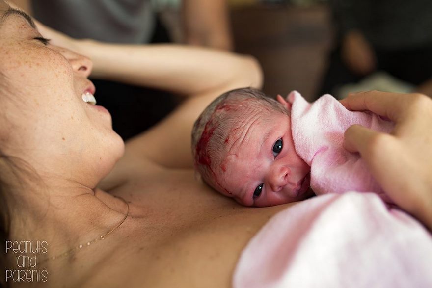 professional-birth-photography-competition-winners-labor-2017-10-58b02ba54febc__880