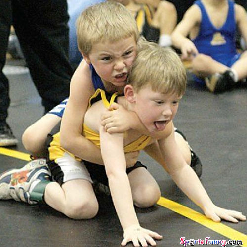 500x1000px-LL-2cf0fd9c_funny-wrestling-01