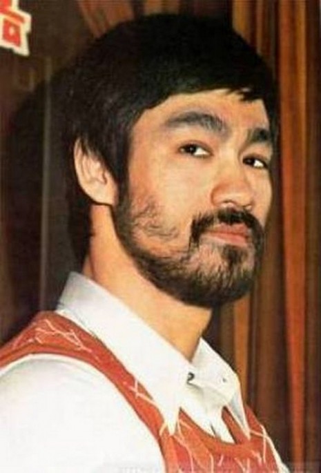 Bruce_Lee_4-465x685
