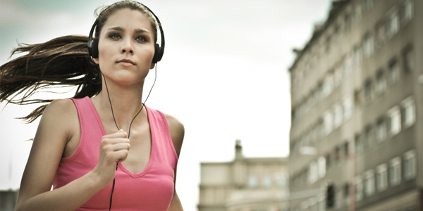 19584_womanrunningheadphones