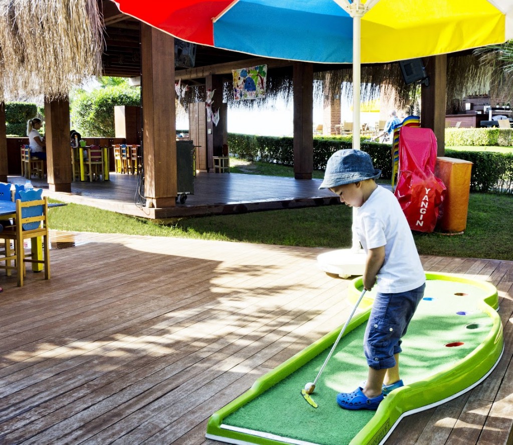 -i-content-1892_3_Gloria_Verde Resort_Gogi_Kids_Club2