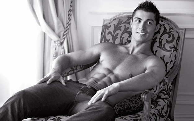 Sexy-man-football-player-cristiano-ronaldo-wallpapers-cristiano-ronaldo-wallpaper-hd-31