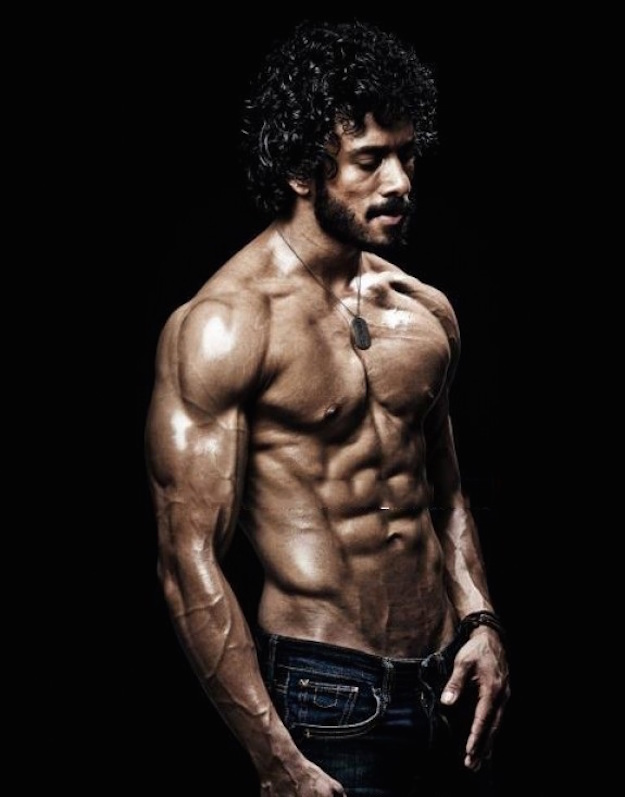 actor-bharat-six-pack-2