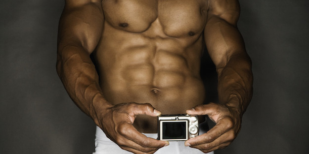 o-SELFIE-MAN-NO-SHIRT-facebook