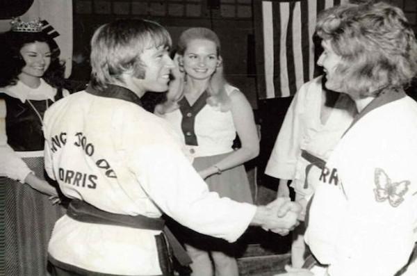 chuck-norris-has-the-internet-by-the-nuts-11