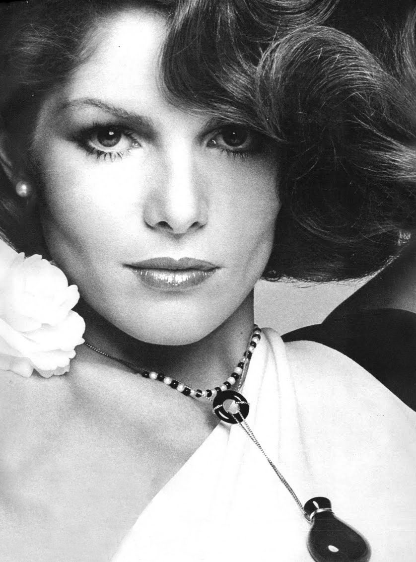 Лоис Чайлз (Lois Chiles)