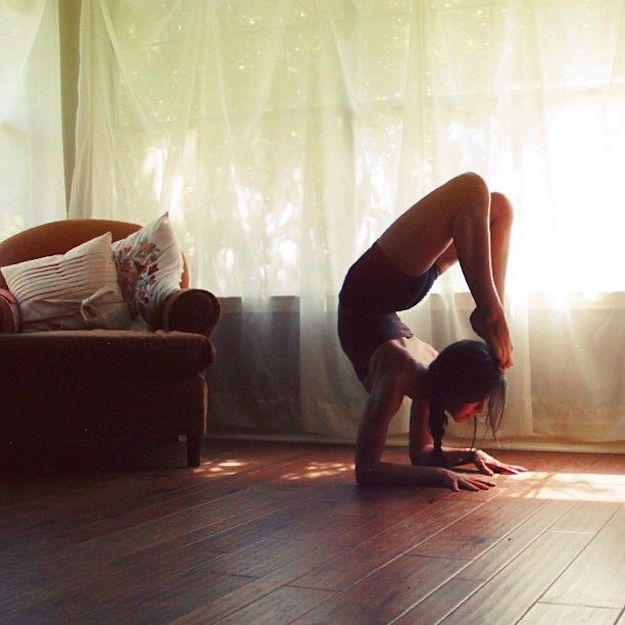 15-advanced-yoga-poses-that-will-blow-your-mind-Scorpian-Pose