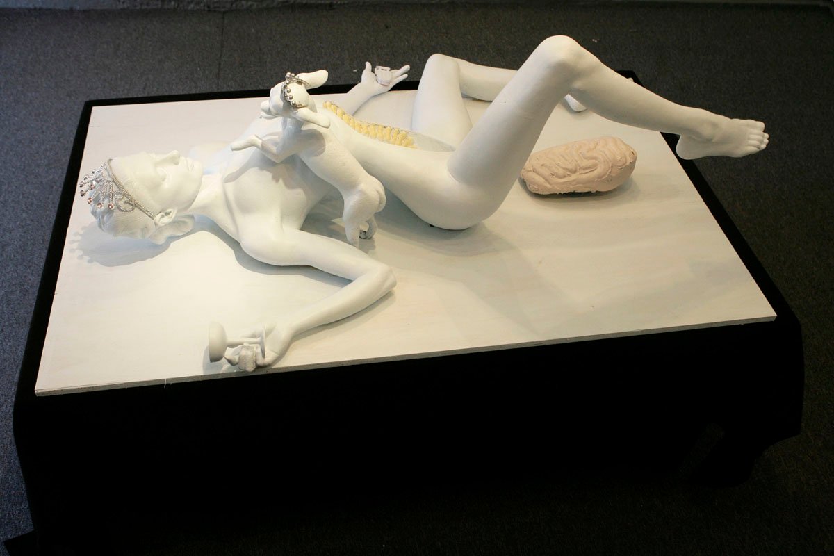 DanielEdwards-Paris-Hilton-Autopsy-2007_2