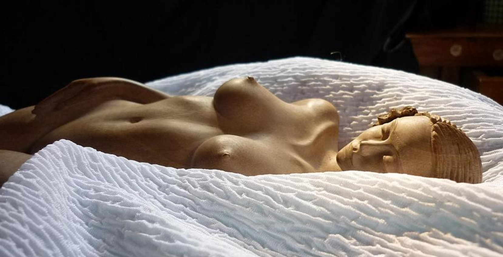 White Passion is a sculpture by Carlos Baez Barrueto