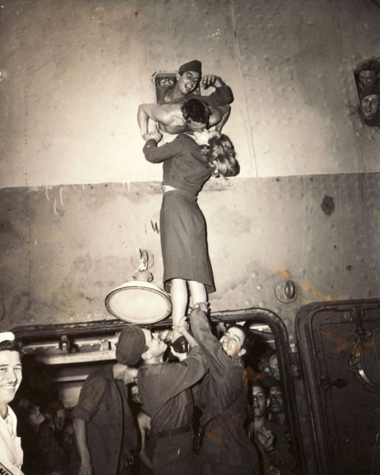 Марлен Дитрих, 1945