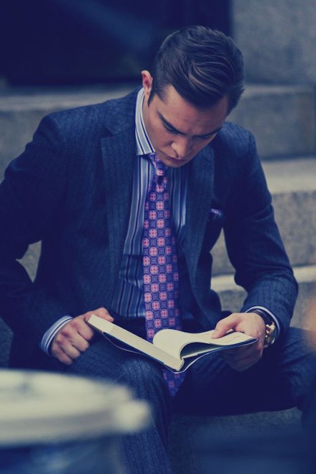men reading zozhnik 18
