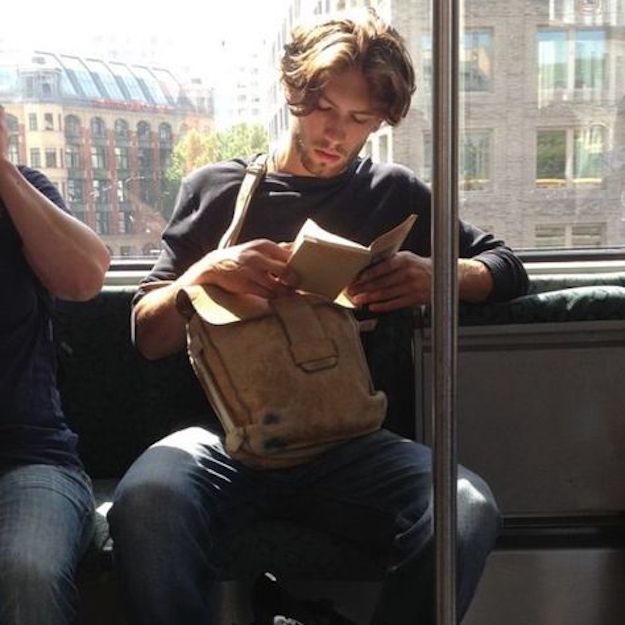men reading zozhnik 3